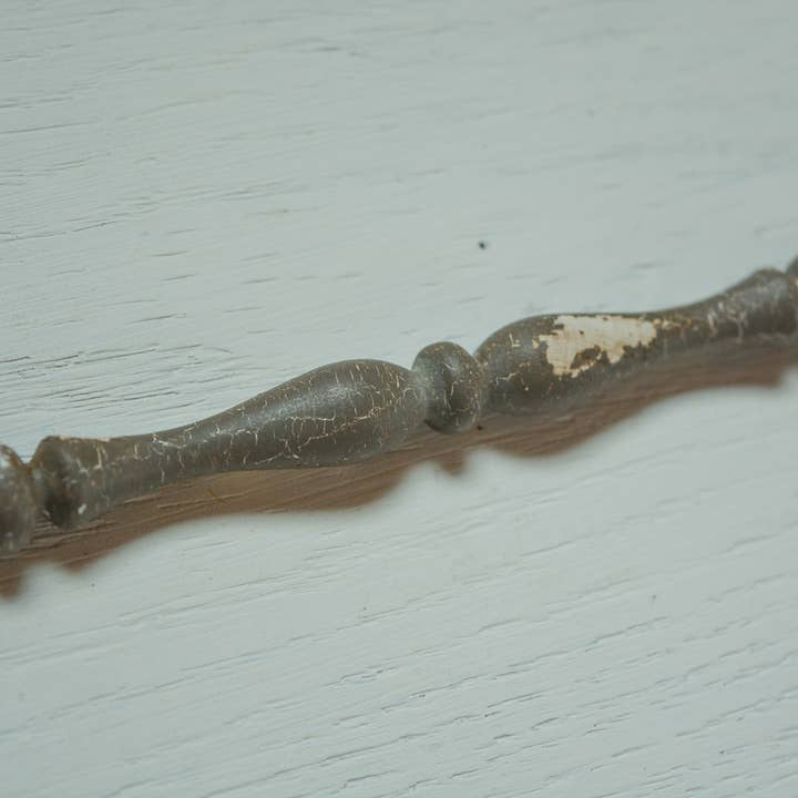 Bluebird Nest Boutique - Wholesale Ornament - Charcoal Chippy Spindle- Small 6"5