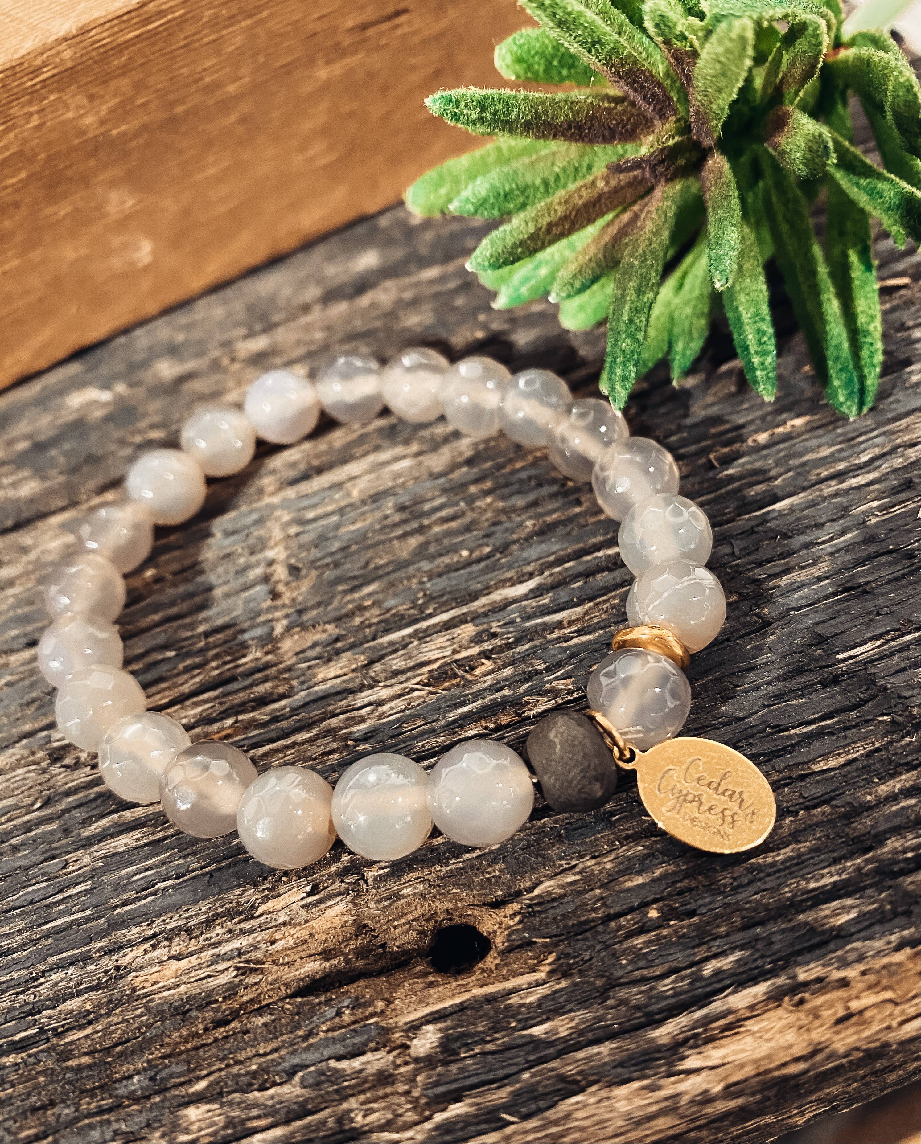 Cedar and Cypress Designs – Engroshandel Perlearmbånd – En lille perle armbånd6