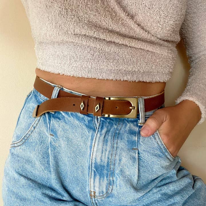 Thin Blondie - Cinturón de cuero fino Mujer, Cinturón marrón, Cinturón fino y otras tendencias de Resultados para fajas moldeadoras al por mayor. Devoluciones gratuitas y condiciones de pago a 60 días en Faire en Faire.