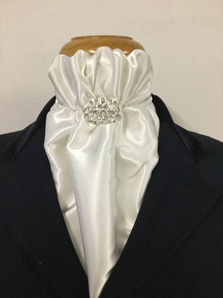 HHD hvid eller creme dressur Euro Stock Slips 'Lilly' for engroshandel hos Heavenly Horse Designs