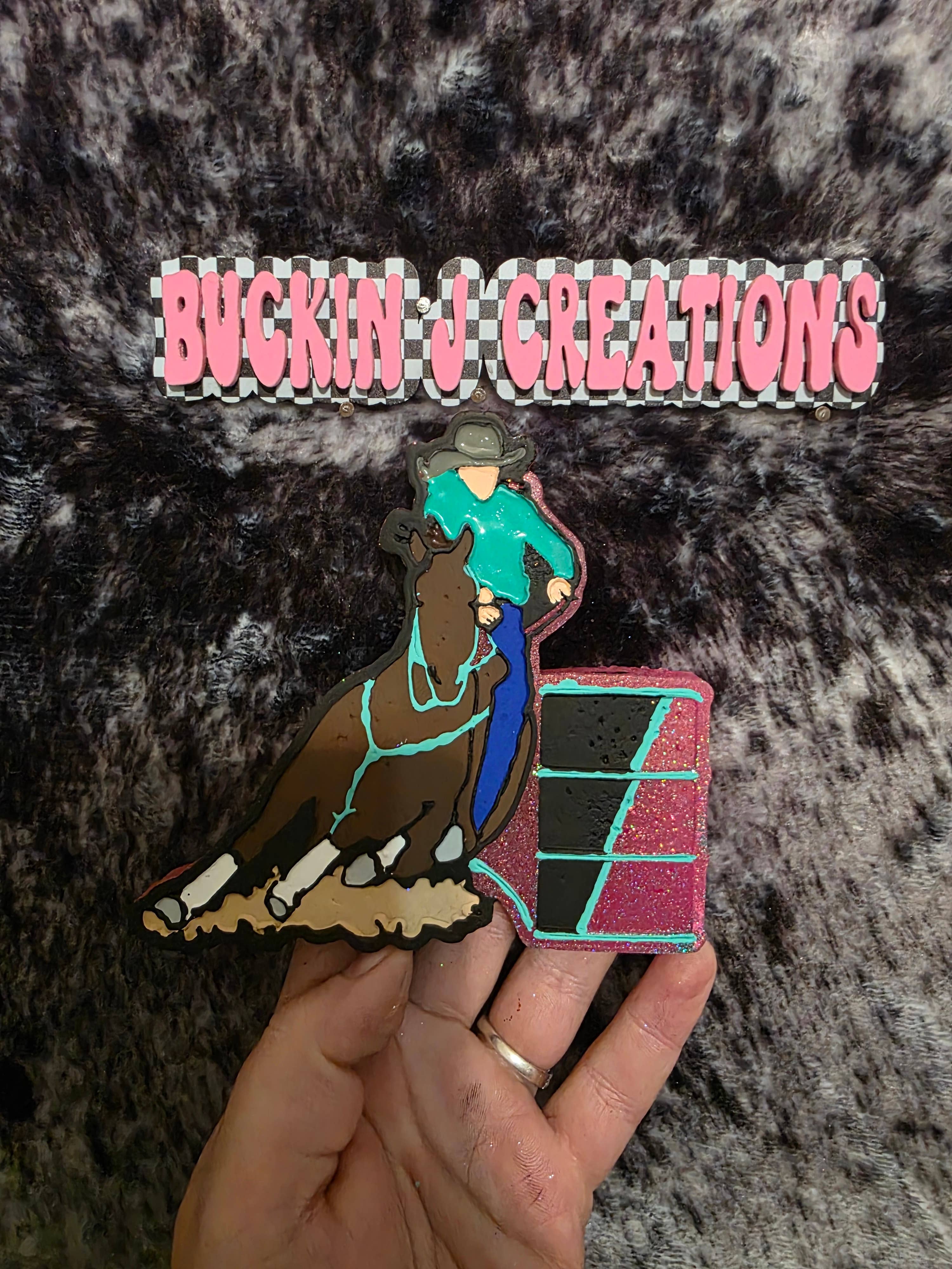 Buckin J Creations - Vente Désodorisant pour voiture – femme - Désodorisant de voiture fait main pour coureur de baril5