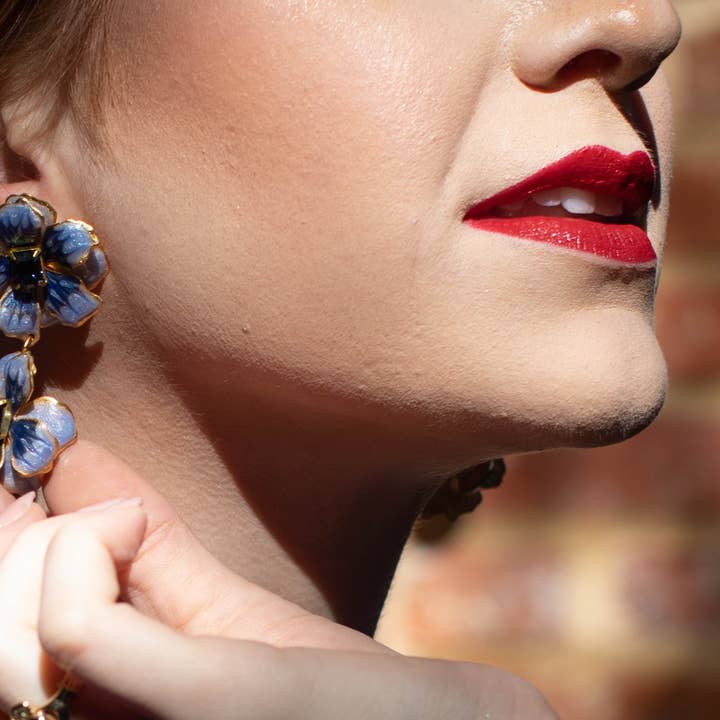 La doppia goccia della barriera corallina rosa in perla blu per la vendita all'ingrosso da parte di The Pink Reef