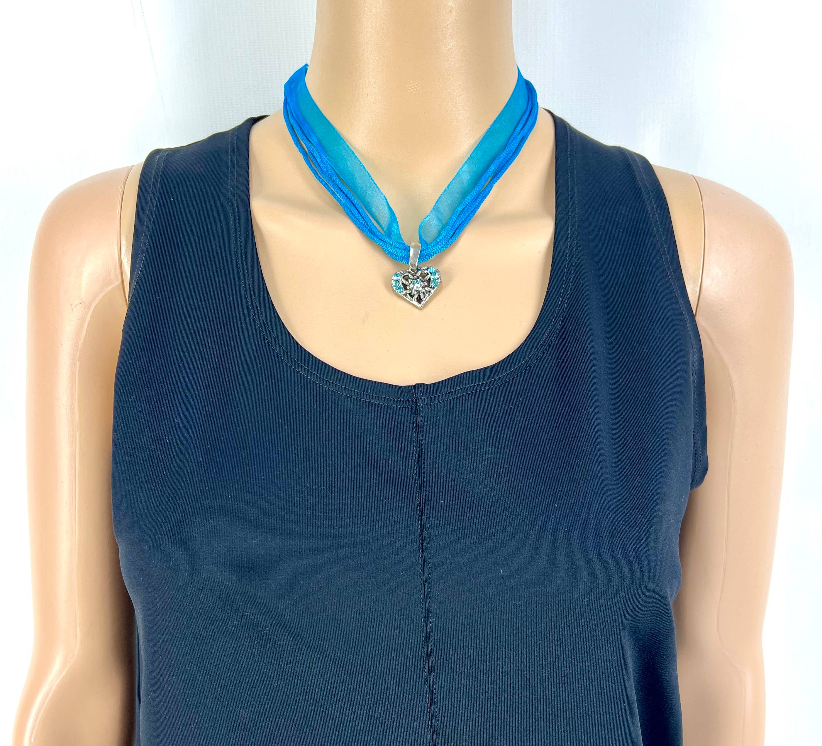 Salzmann Restwaren GmbH - Venta al por mayor Juegos de joyas - Bisutería para mujer, collares, collares, collares tradicionales5