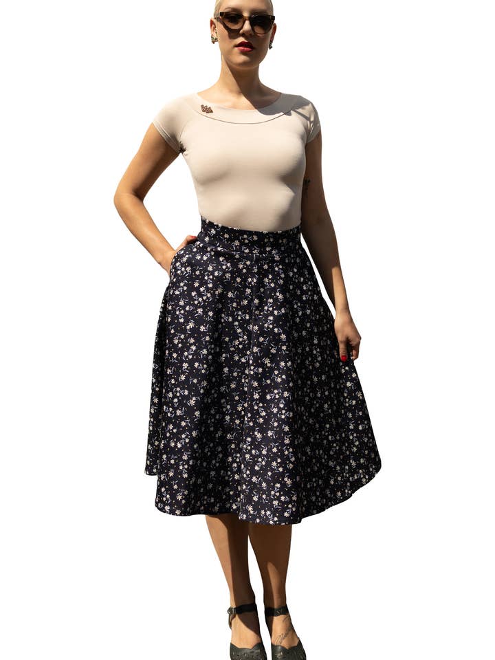 Lindsay - Jupe boutonnée des années 40, longueur genou pour la vente par Gabriele Sabe