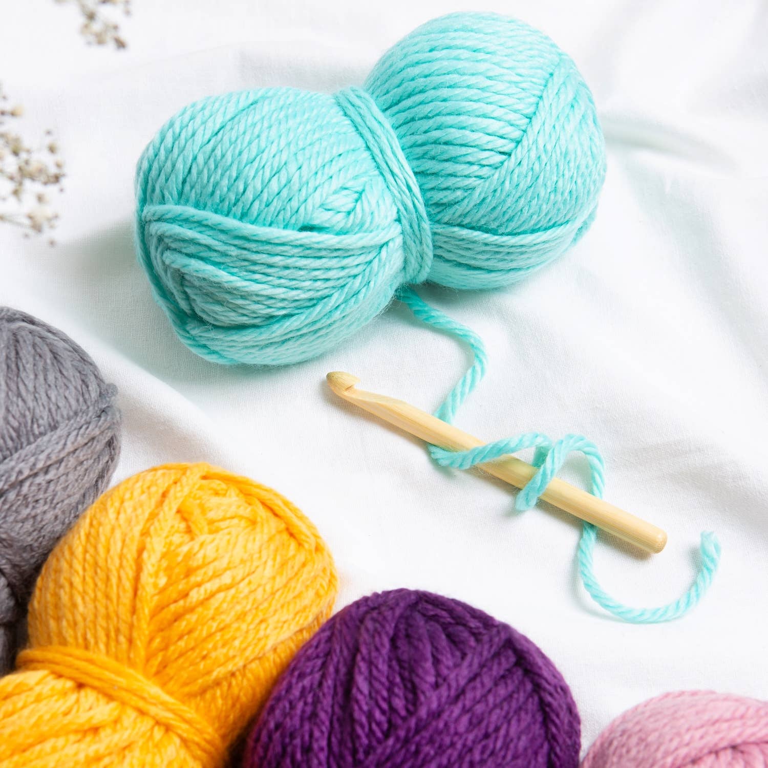 Wool Couture Company – wholesale Yarn – Beautifully Bright Chunky Yarn 100g Ball 5