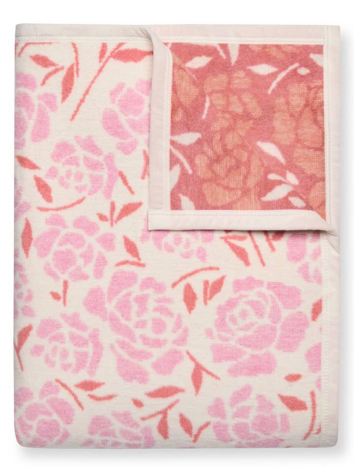 Couverture Pétales de Pivoine pour la vente par ChappyWrap