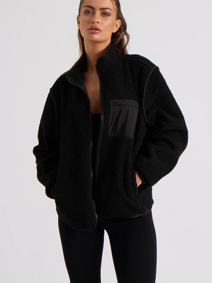 Urban Bliss – wholesale Fleece – Women′s – Black Fleece Jacket