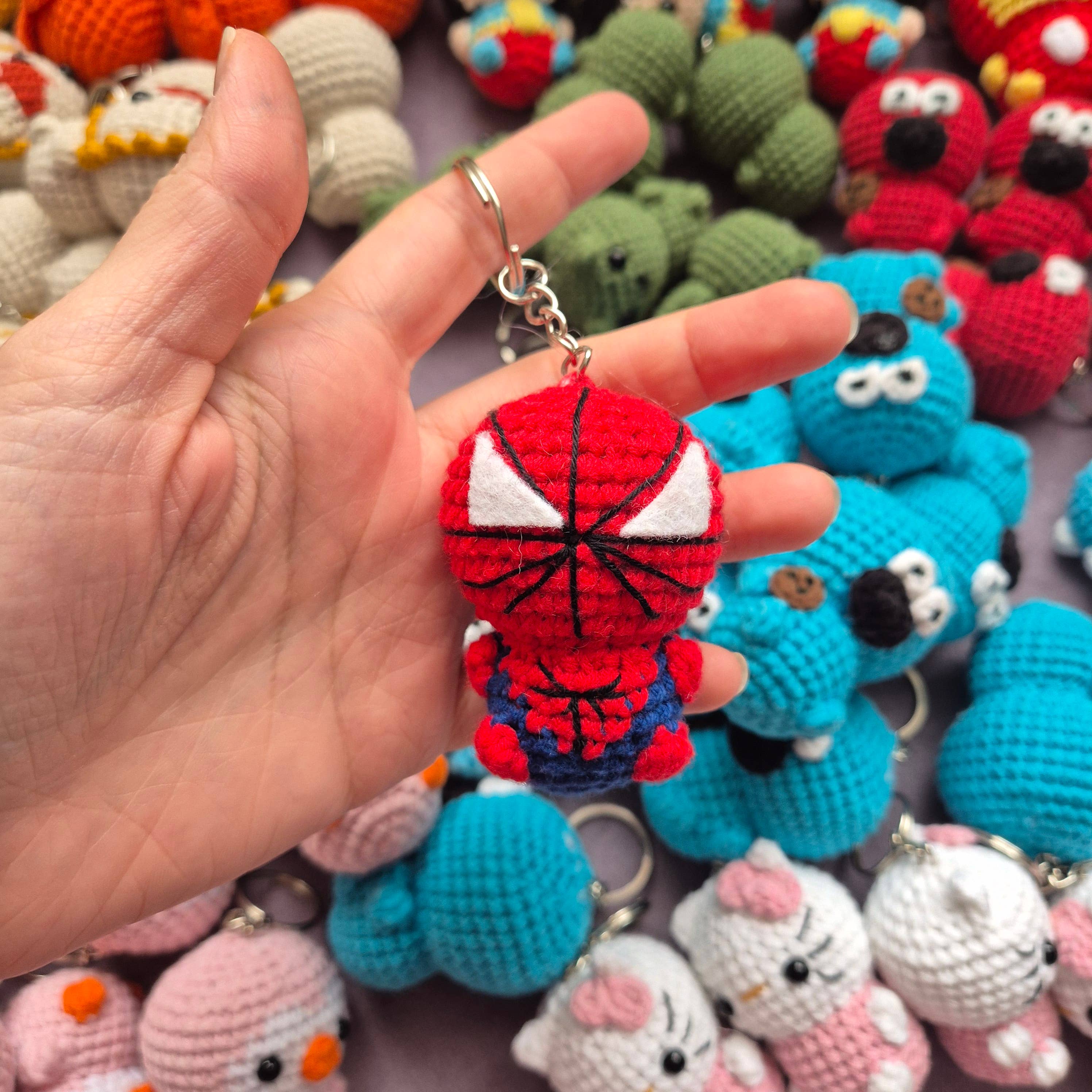 despinacrafting – Porta-chaves - Unissexo por atacado – Chaveiro Amigurumi de Crochê em tamanho de dedo, Brinquedo de Pelúcia4