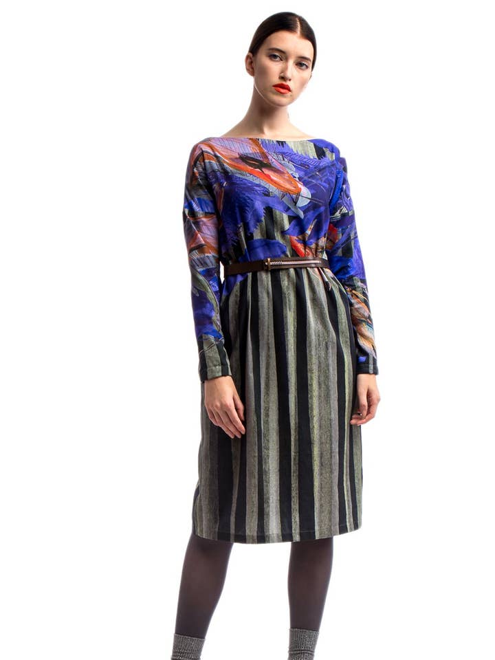 Løs kjole mørk print for engroshandel hos Clara Kaesdorf