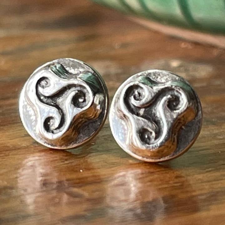 Celtic Triskele/Triskelion Sterling sølv Stud Øreringe for engroshandel hos The Dwelling Gem