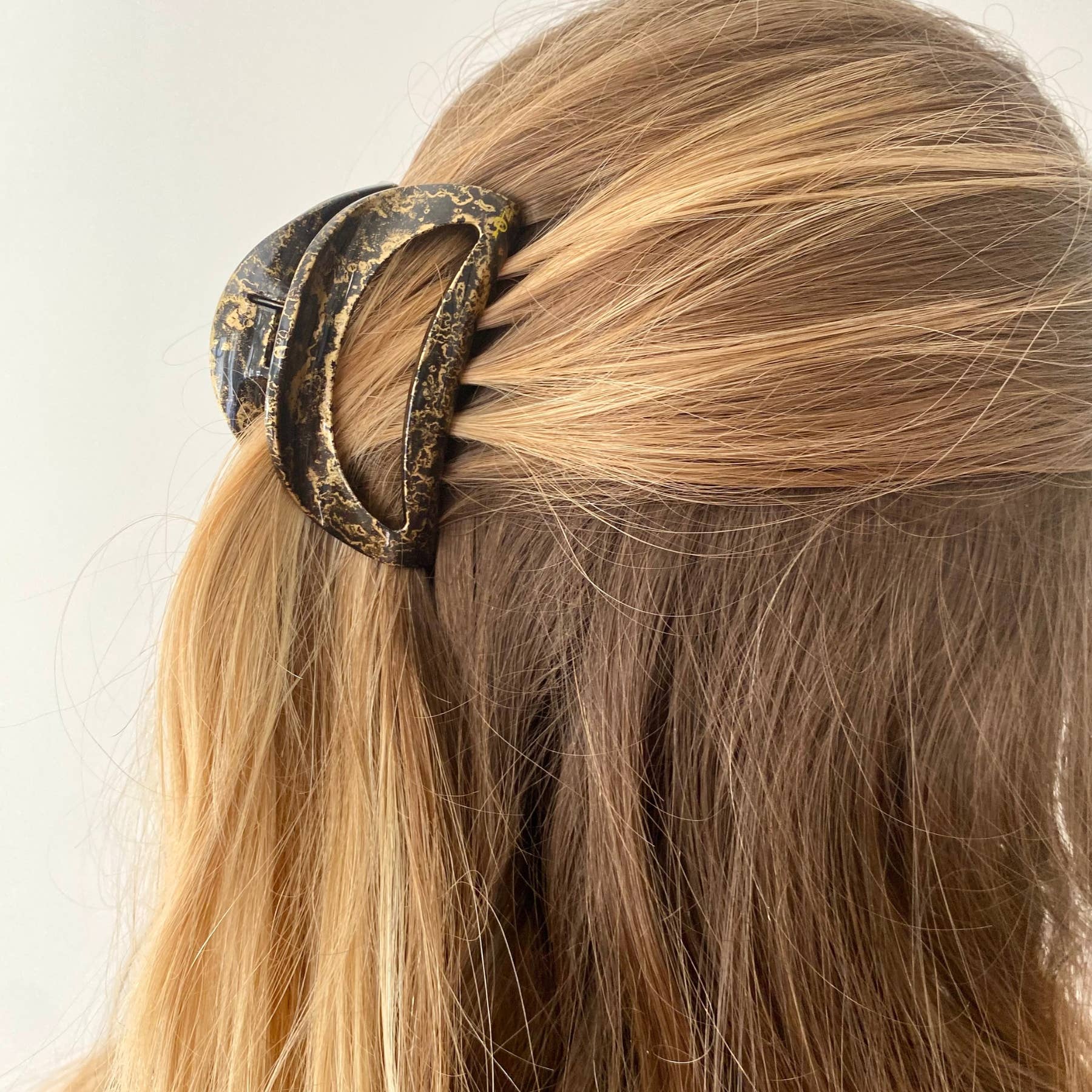 Ozaelle - Wholesale Hair Clip - Women's - Scarlett hair clip4