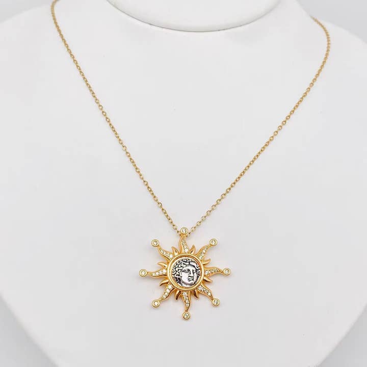 Mio Queena – Großhandel Kette mit Anhänger/Charm – Sun God Apollo Halskette mit Anhänger, vergoldet1
