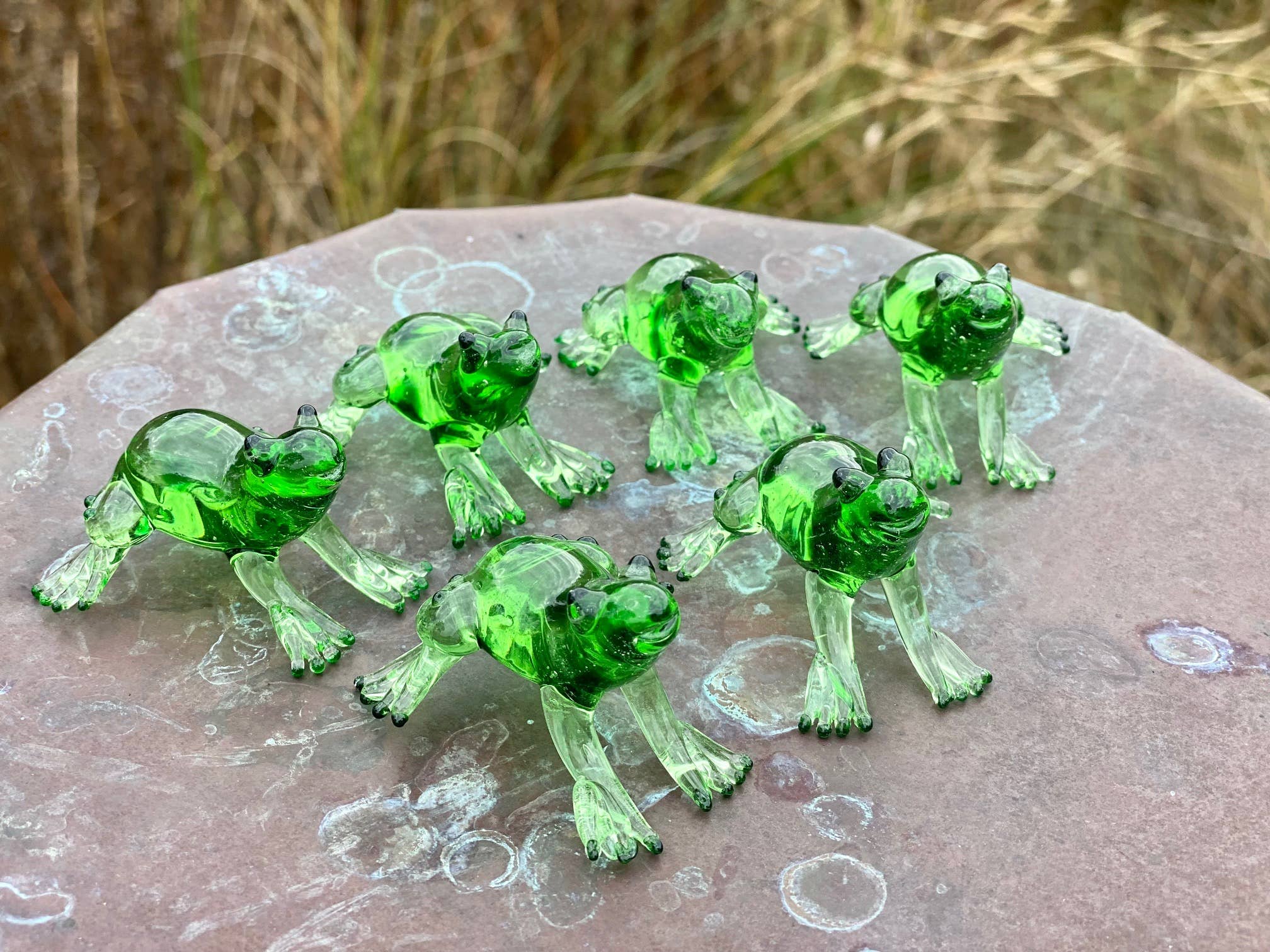 SHOPGIVECOURAGE - Wholesale Decorative Figurine - Glass Frog Sitter Miniature Sitter Collectible Figurine1