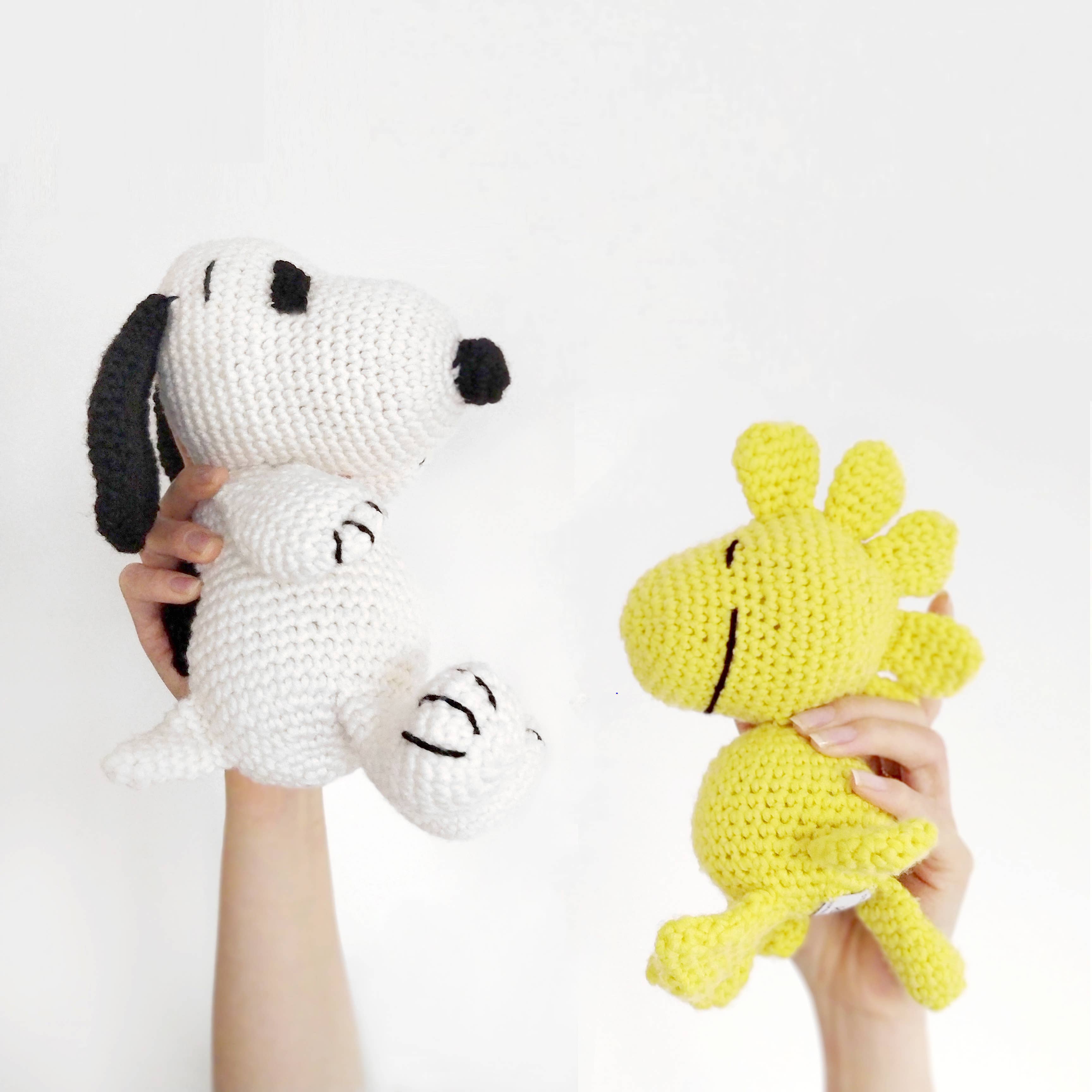 Wool Couture Company – wholesale DIY craft kit – Snoopy Amigurumi Easy Crochet Kit1