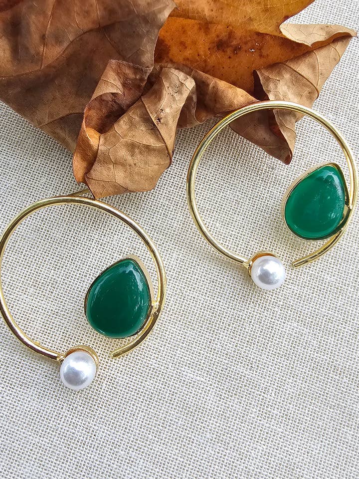 Dew earrings in green for wholesale by Zurii.ca