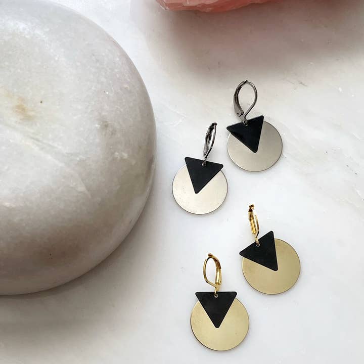 V Celebration øreringe for engroshandel hos Melissa Jenkins Designs