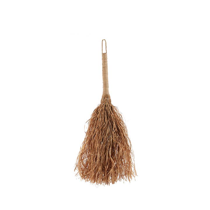 Bazar Bizar Living – wholesale Dimensionell/3D-väggkonst – The Grumpy Broom – dekorativ kvast i naturlig stil