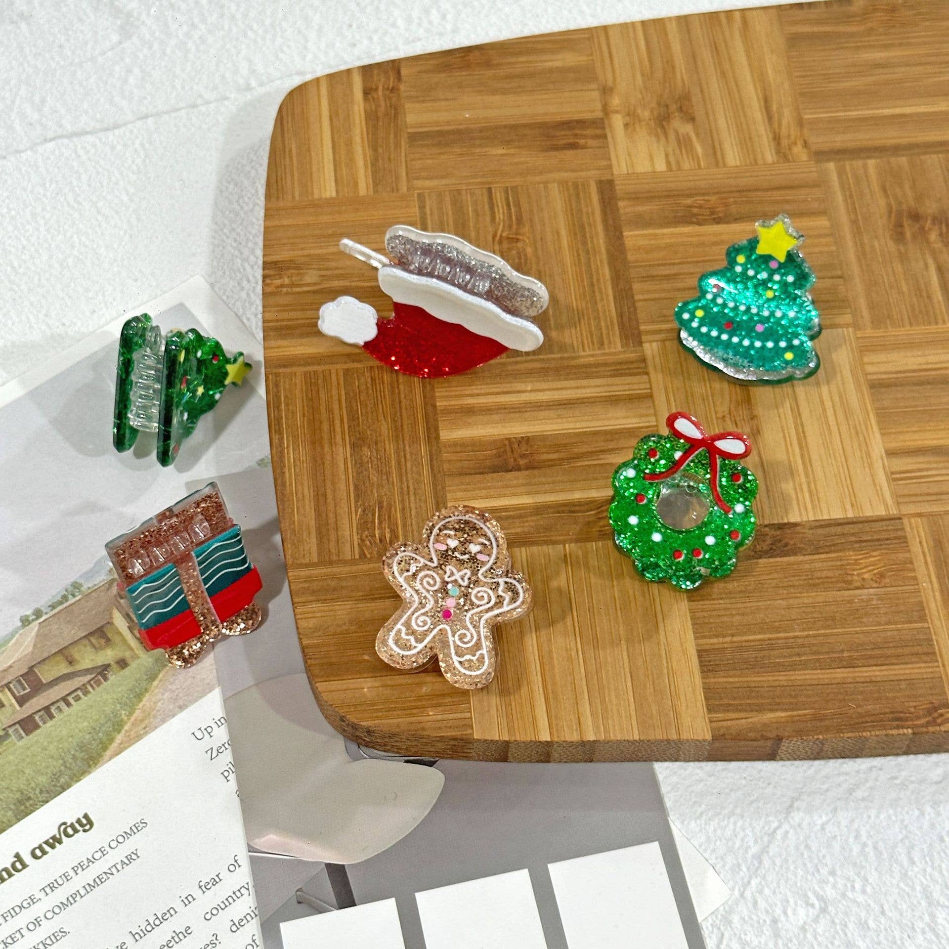 SoapElenGlen – wholesale Hair clip – Women’s – Mini Glitter Christmas Themed  Hair Claw Clips6