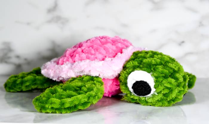 SS handcrafted Art - Wholesale Stuffed/Plush Toy - Kids & Baby - Hand Knitted Chenille Sea Turtle  9"1