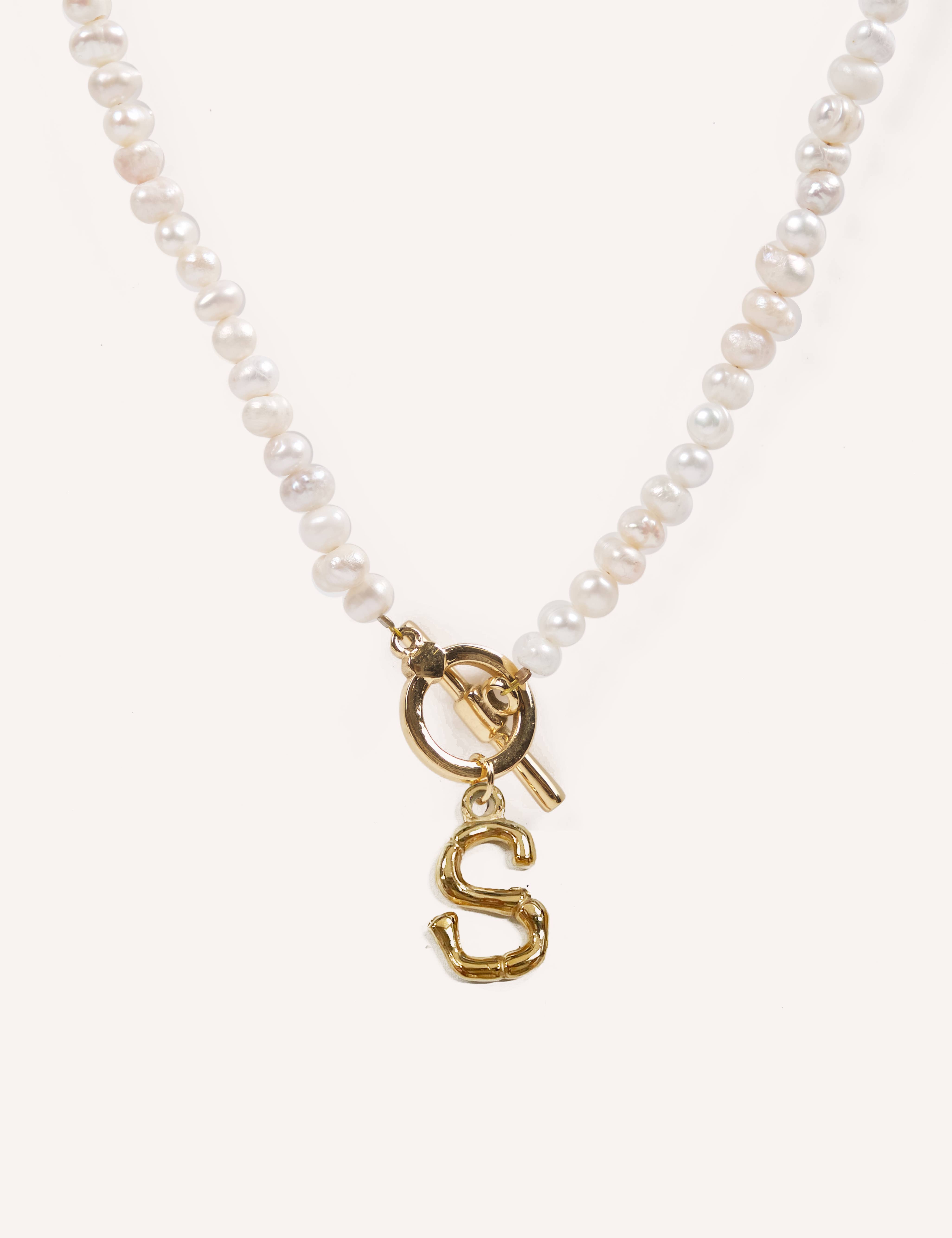 CUCOCUCA - Wholesale Choker/Collar - Handgemaakte parel choker met etnische letter31