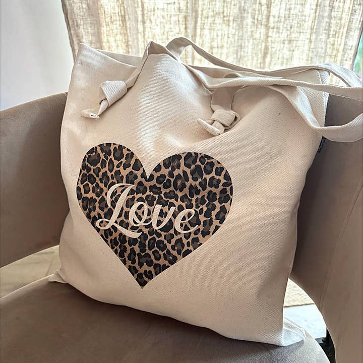 Tote Bag med knuder "Love Coeur Leopard" råhvid for engroshandel hos Marcel & Lily