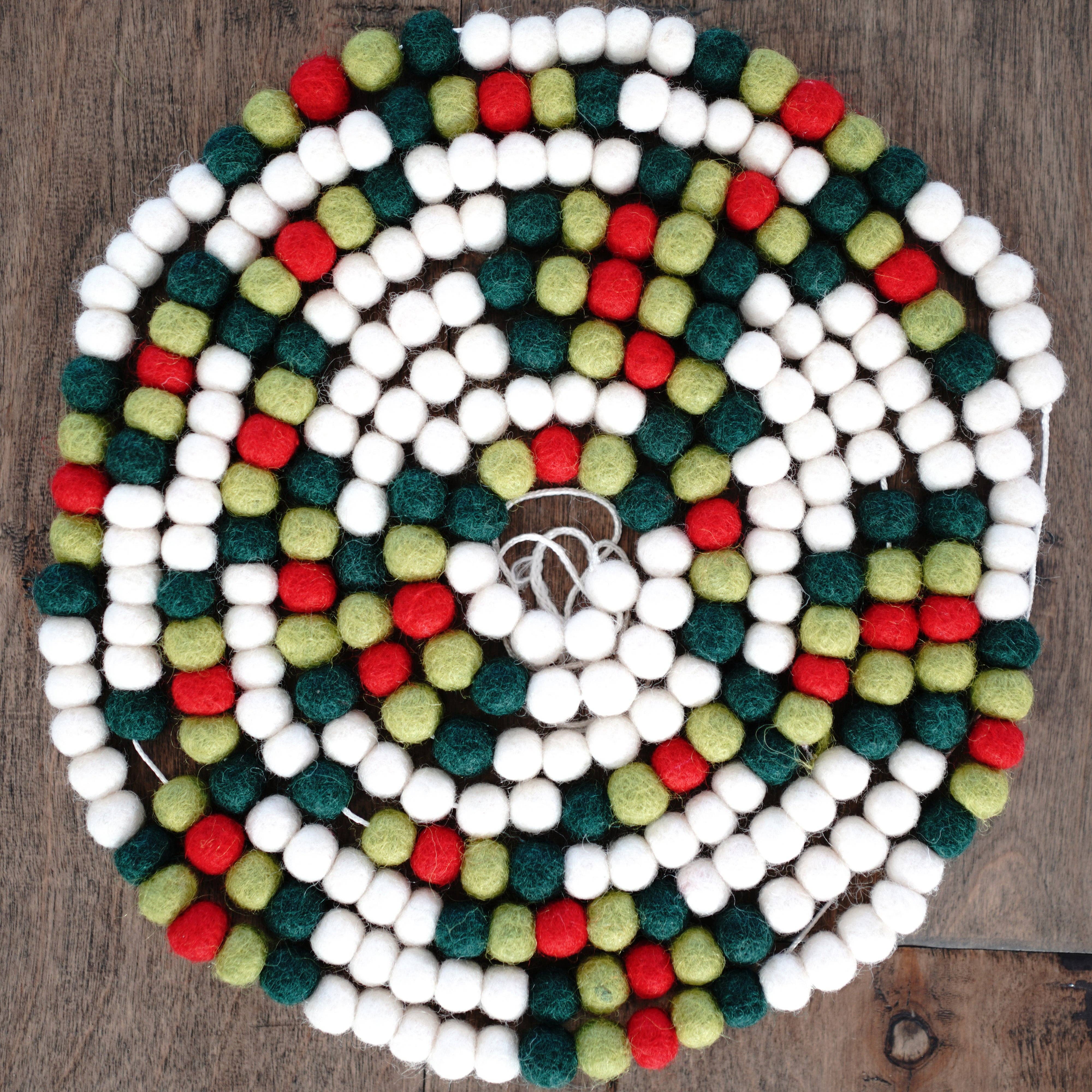 Decomod – wholesale Bunting/Krans – Mini filt bollslinga 1 cm bollar ca 300 bollar 3 meter lång13