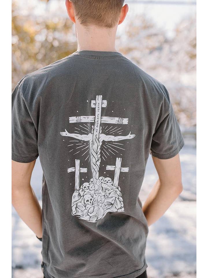 Hope Outfitters - Vendita all'ingrosso Maglietta serigrafata - Unisex - T-shirt con grafica He Overcame Death4