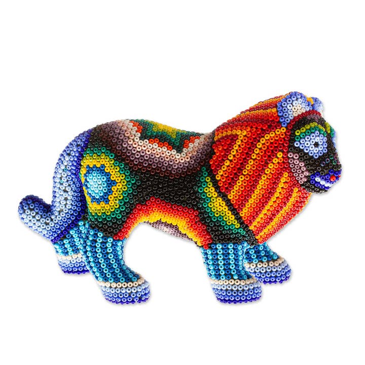 Sculpture en perles Jalisco Lion Huichol faite à la main par Novica pour la vente par NOVICA
