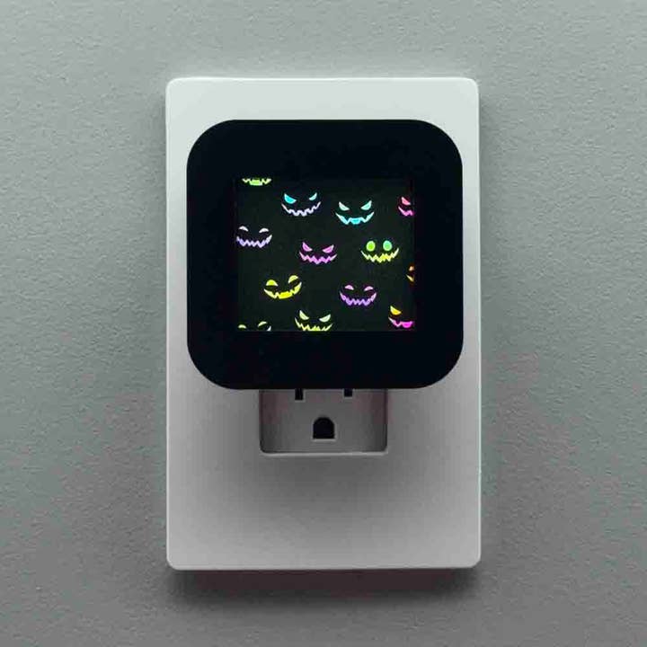 Visages colorés de Jack O' Lantern veilleuse d'Halloween pour la vente par Swaplights Night Lights