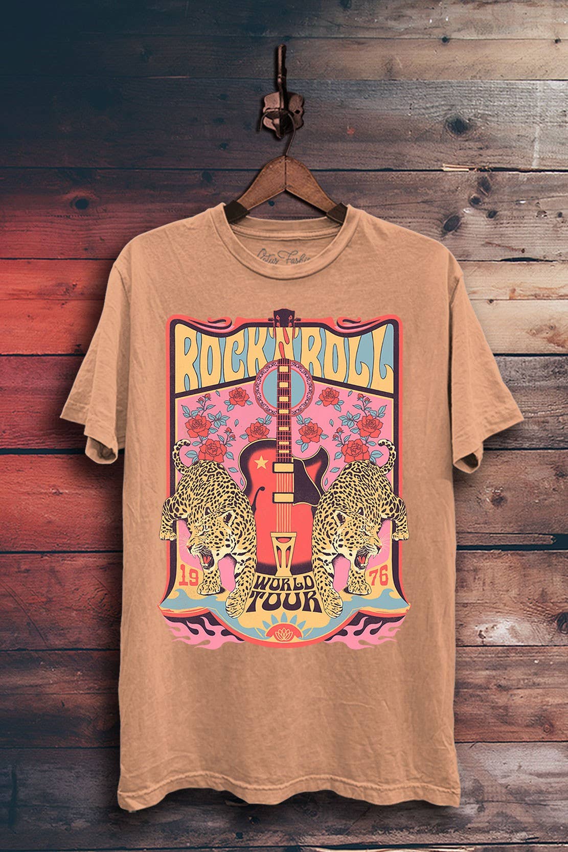 Lotus Fashion Collection – wholesale Screen printed t-shirt – Women′s – Rock Roll World Tour Leopard Graphic Top0