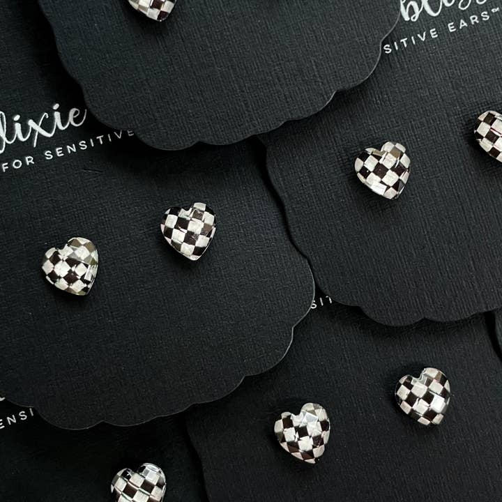 Dixie Bliss - Wholesale Stud/Post Earrings - Ready, Set, Love! Checkered Hearts