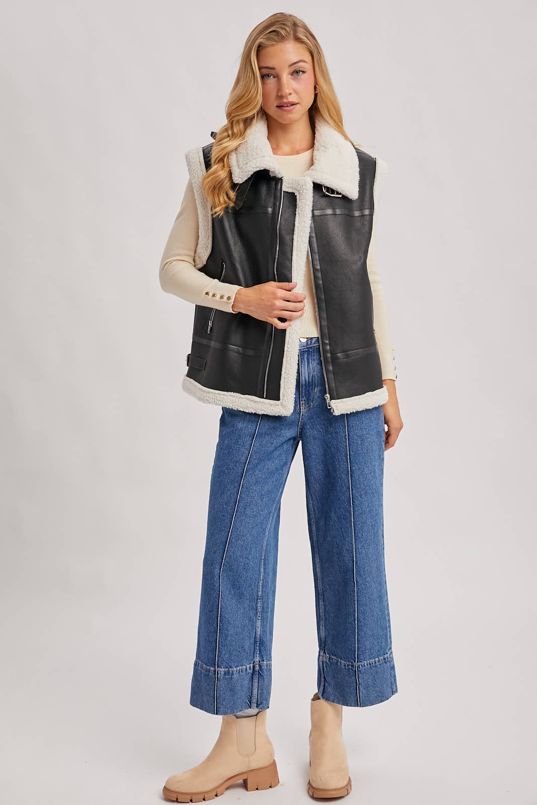 Bluivy – wholesale Outerwear Vest - Women’s – FAUX LEATHER WITH INNER FAUX SHEARLING AVIATOR VEST7