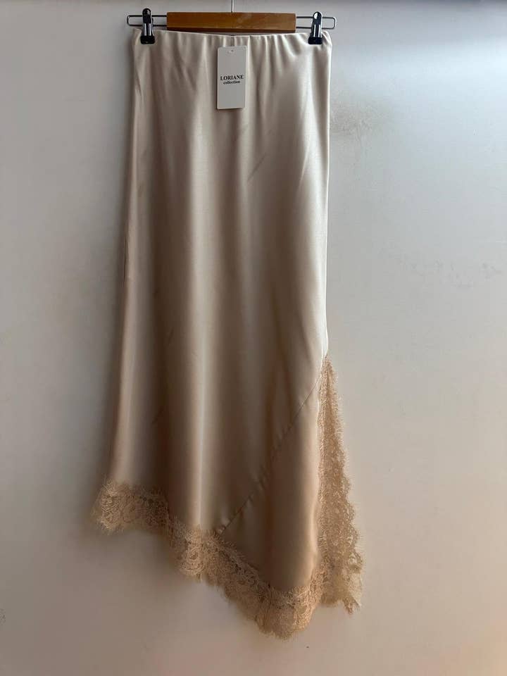 LORIANE - Wholesale Skirt - Women's - 11234 Long skirt with satin lace1