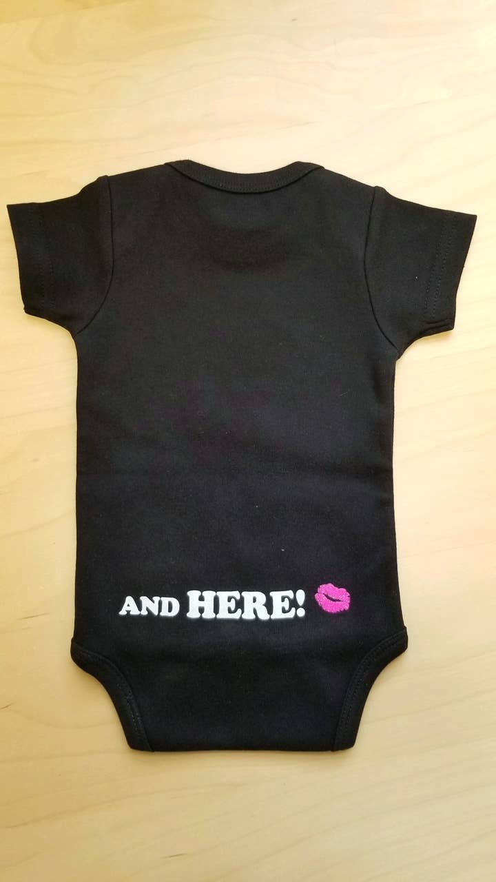 Sara Kety Baby & Kids - Venta al por mayor Body sin pies - Bebés - La abuela estaba aquí - Negro onesie1