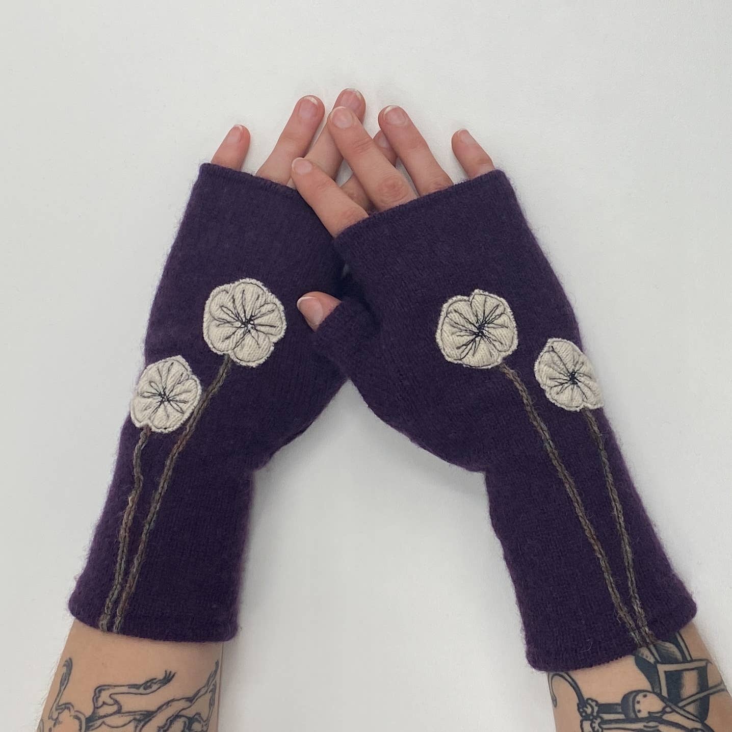 Sardine Clothing Co. - Wholesale Gloves - Women's - Fingerless Cashmere Gloves-Cherry Blossom6
