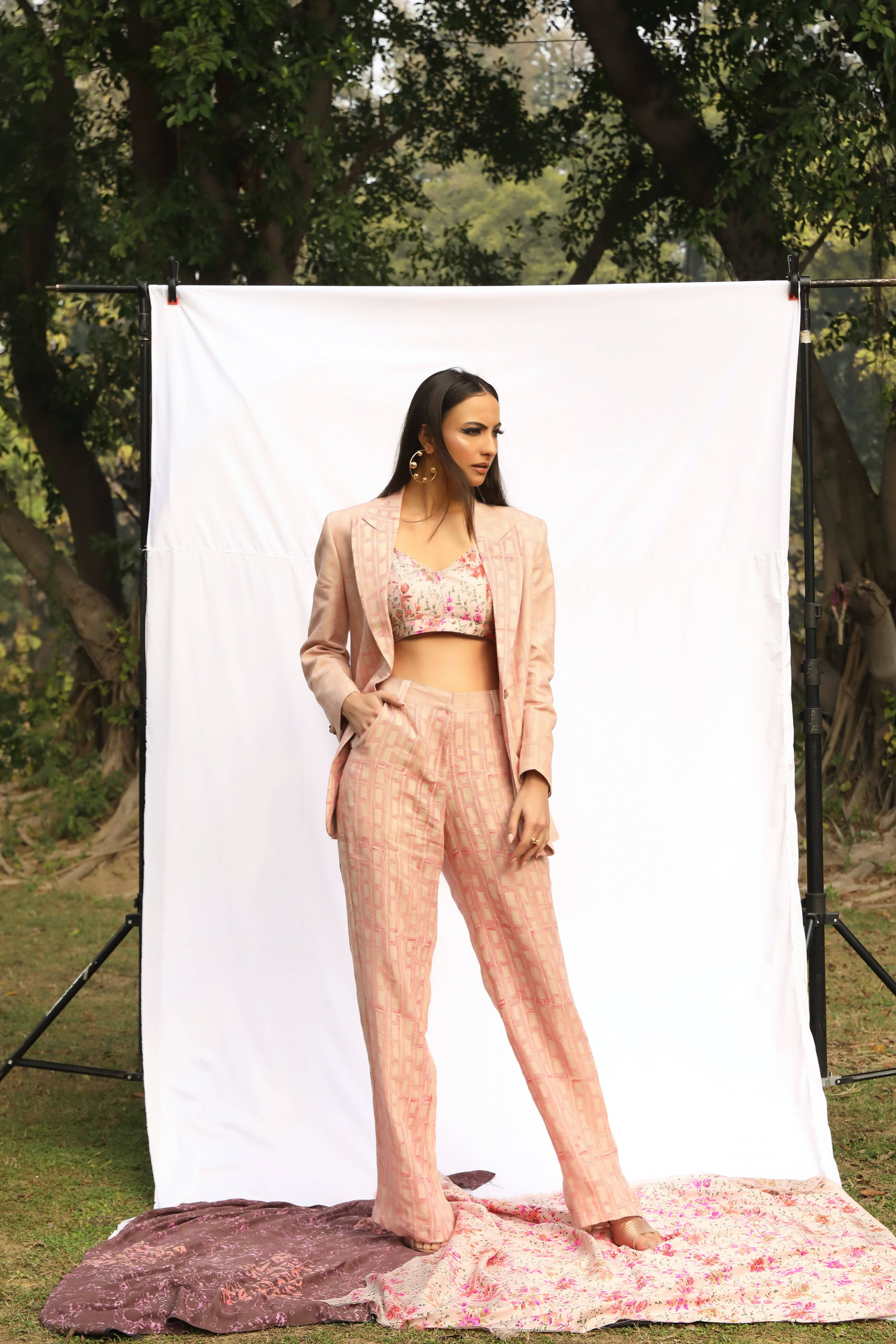 Studio Swiatlo - Wholesale Suit Set - Women's - Linen Power Suit- Pink Geometric5