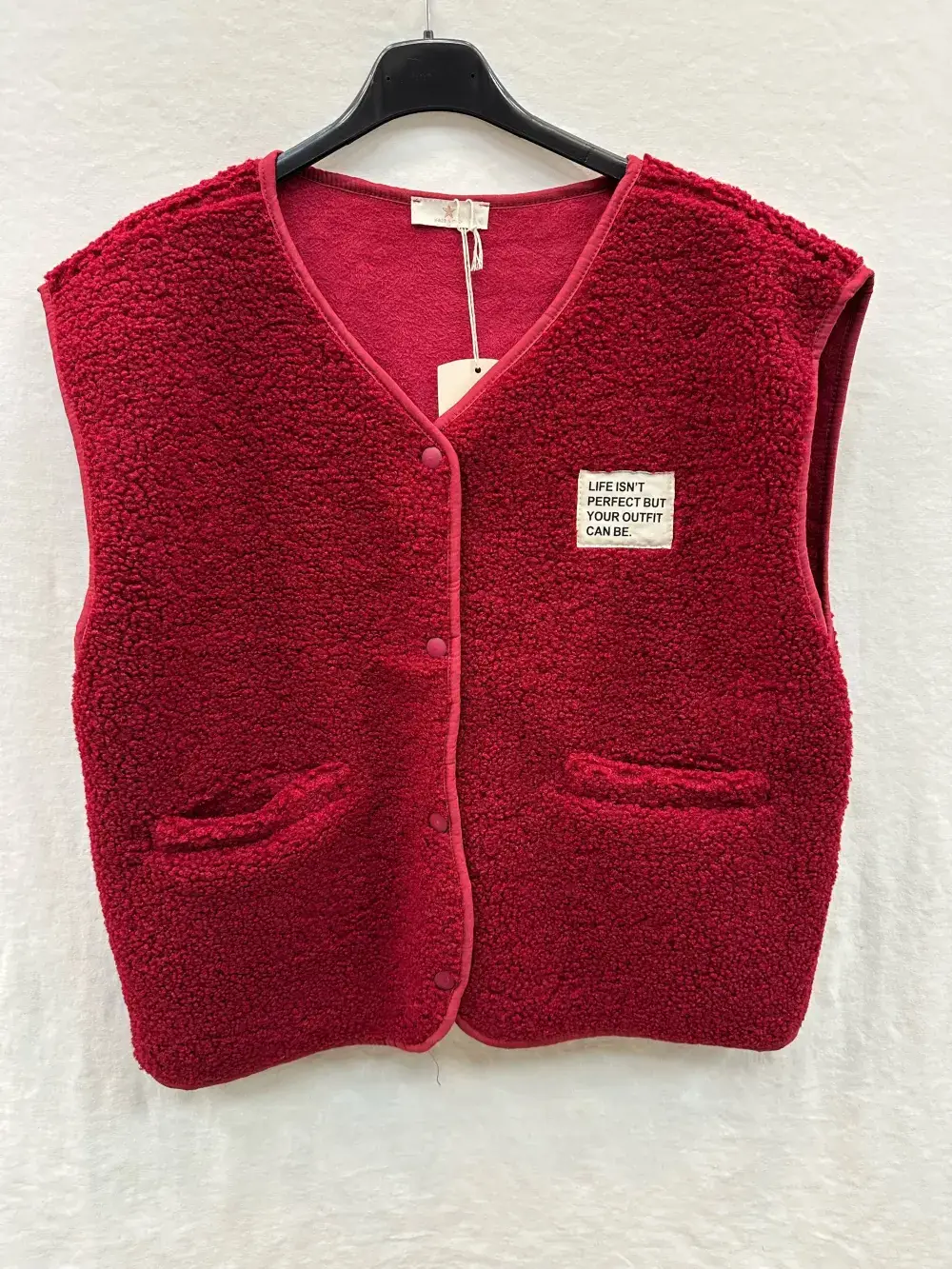 Mimi & Gogo – Großhandel Oberbekleidungsweste – Damen – Moumoute-Weste mit Abzeichen @3418_GiEcussonMoumoute6