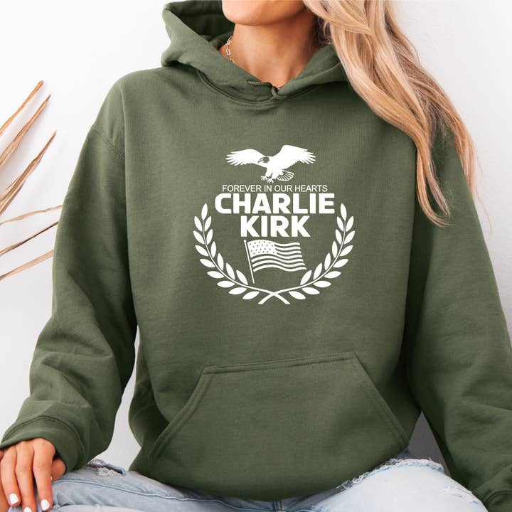 Charlie Kirk, pour toujours dans nos cœurs Hoodie pour la vente par Crossaid