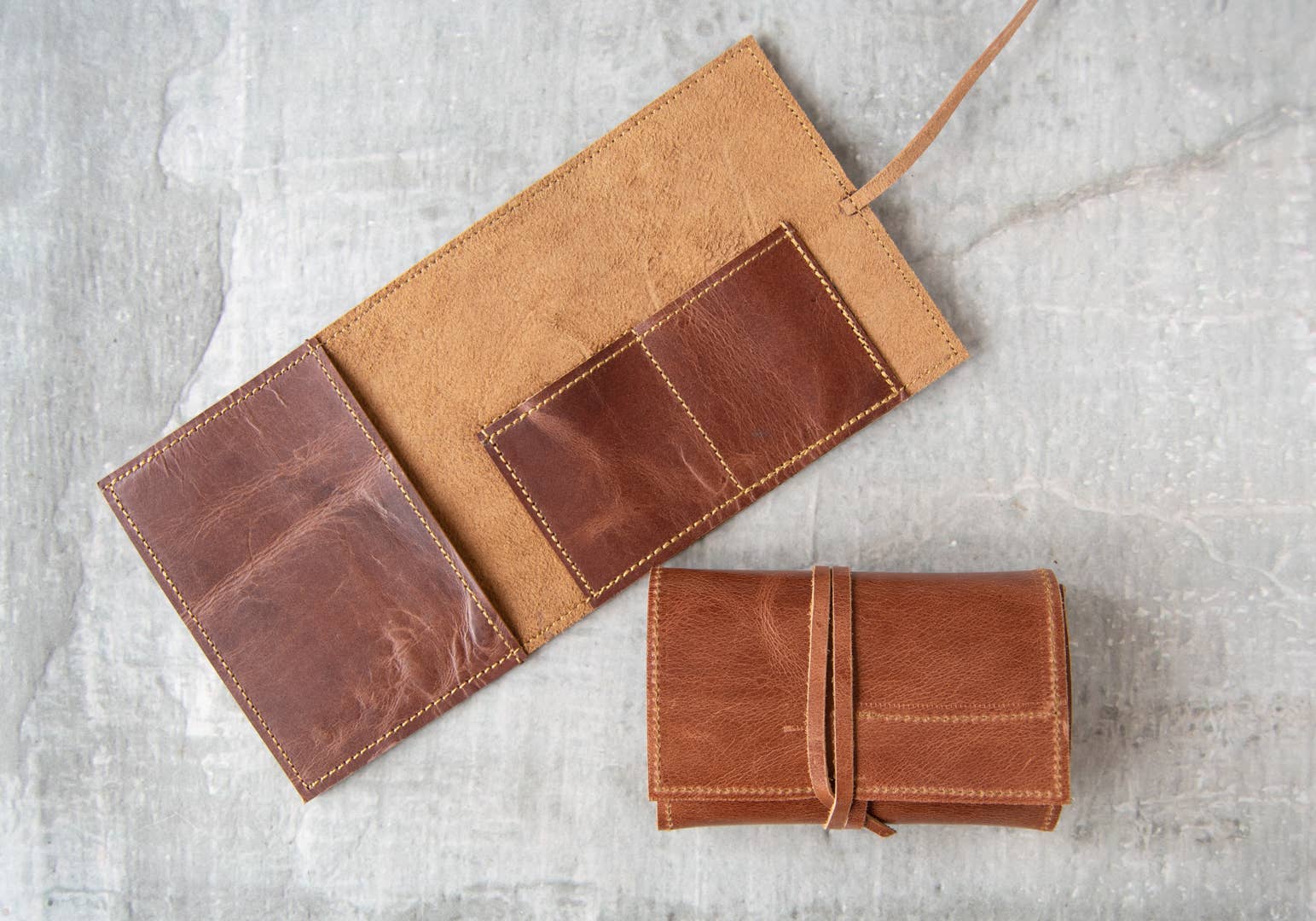 Creatico - Wholesale Reisset - Life Arts Enya Small Travel & Tech Kit op rolletjes2