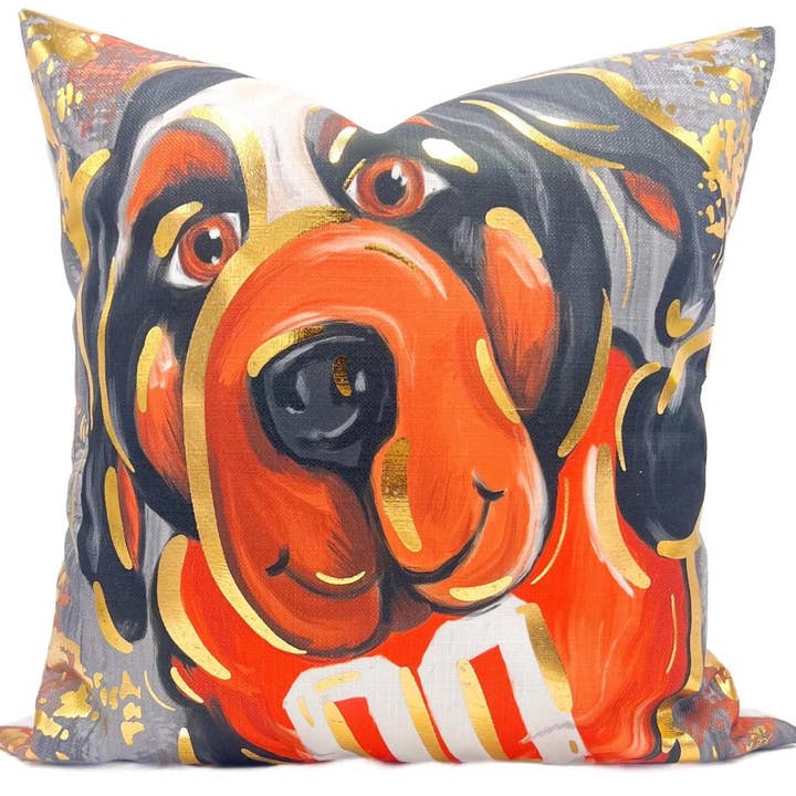 Coussin Mascotte Fumé à Feuille d'Or pour la vente par Rachel Brooks Design, LLC