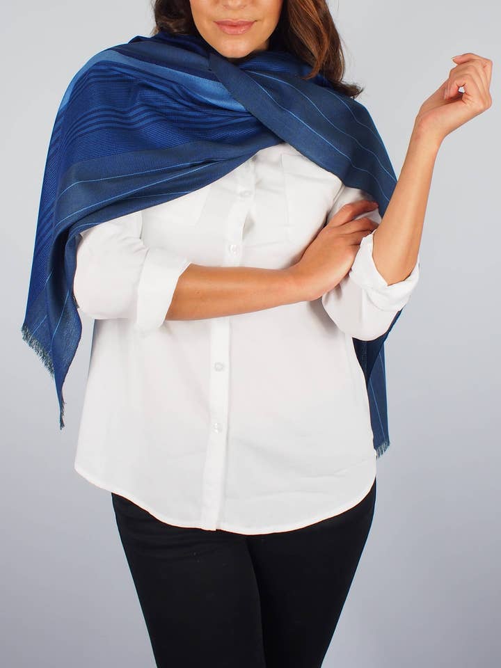 Midnight Blue for wholesale by Vivessi