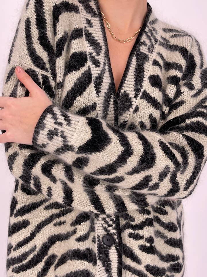 Cardigan zèbre en mohair pour la vente par Amanda Maria