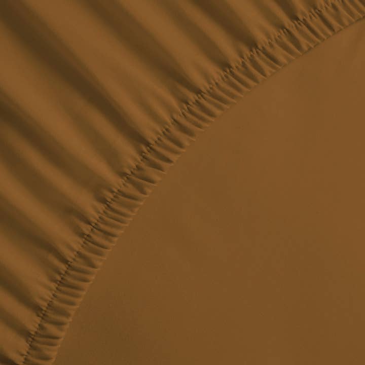 Lenzuolo con angoli in percalle 90x200+40 cm. Marrone Cognac per la vendita all'ingrosso da parte di Heckettlane