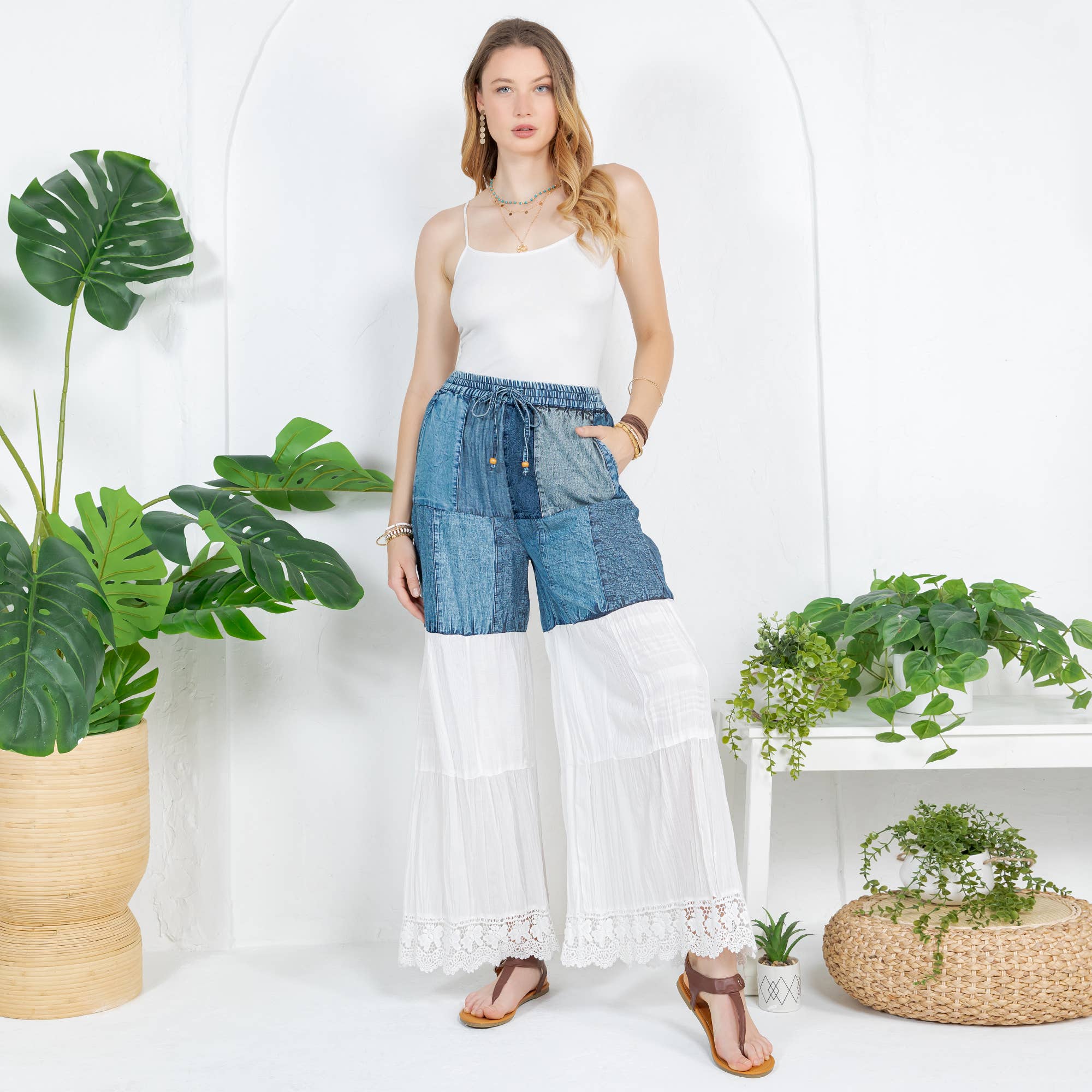 Young Threads - Vendita all'ingrosso Pantalone - Donna - Pantaloni lunghi in denim ispirati al boho con toppa solida (nuovo colore)7