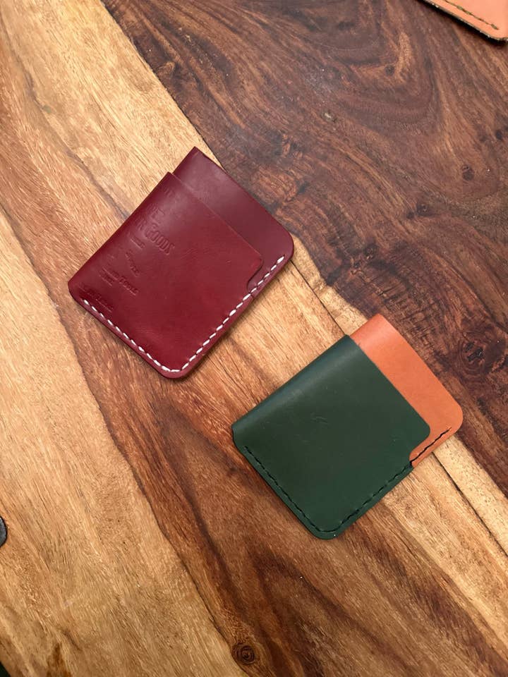 Whippersnapper: Portafoglio Minimalista a 3 Tasche per Carte per la vendita all'ingrosso da parte di Sully + Proper Handmade Leather Goods