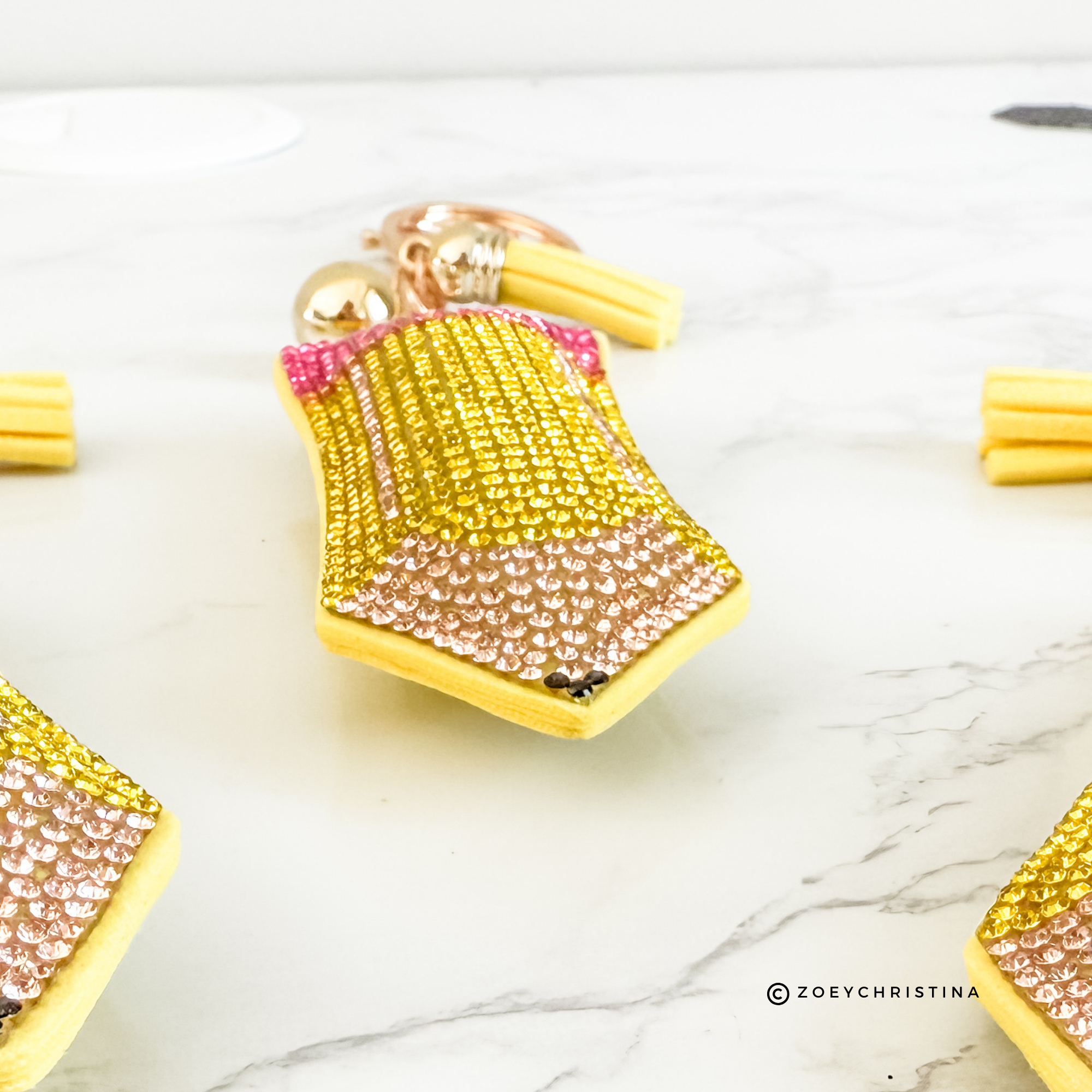 Zoey Christina – Großhandel Schlüsselanhänger – Damen – Rhinestone-Bleistift-Schlüsselanhänger – Lehrer, Schulanfang6