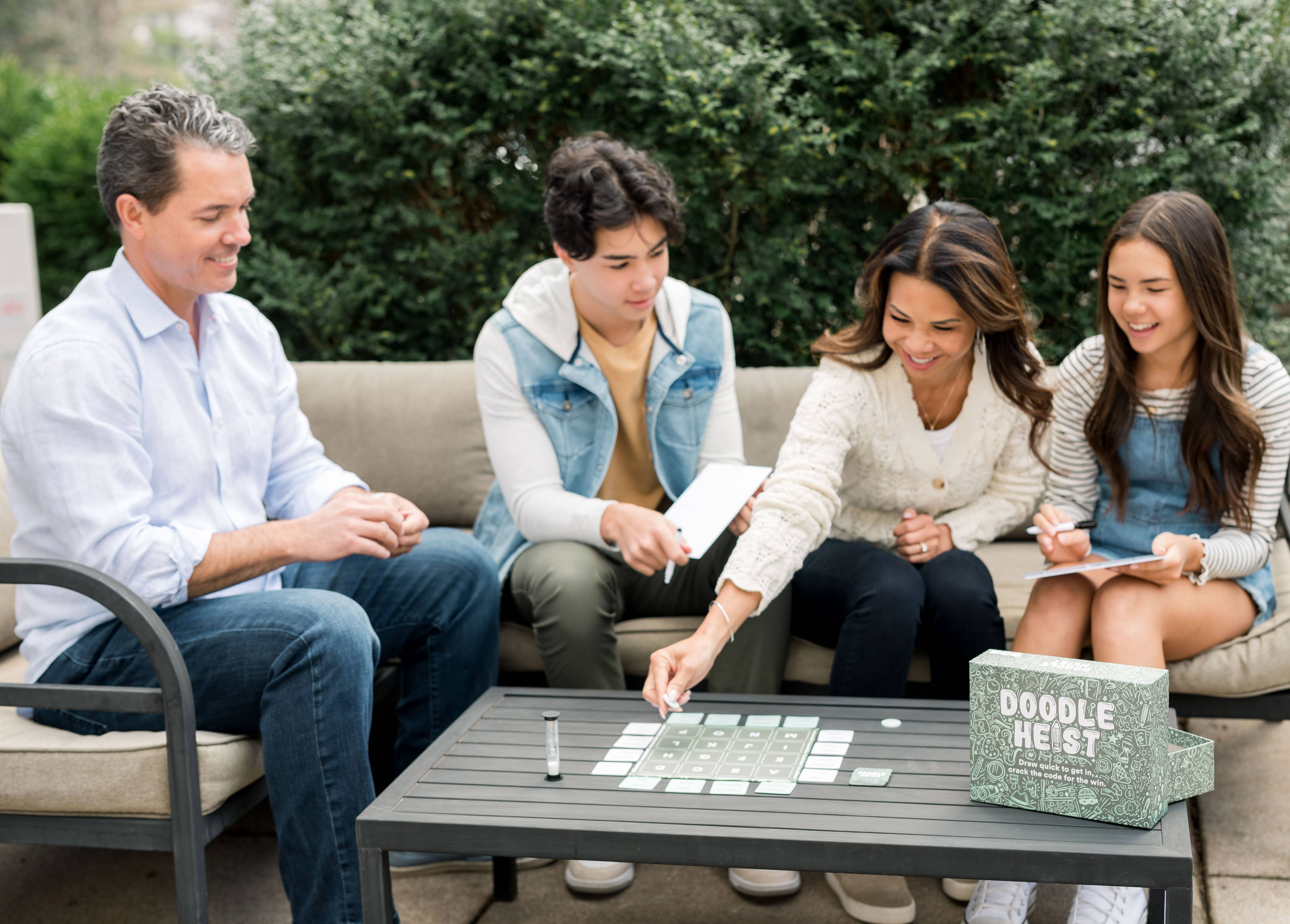 Dyce Games - Vente Jeux de société - DOODLE HEIST : Le jeu de société familial Quick Drawing5