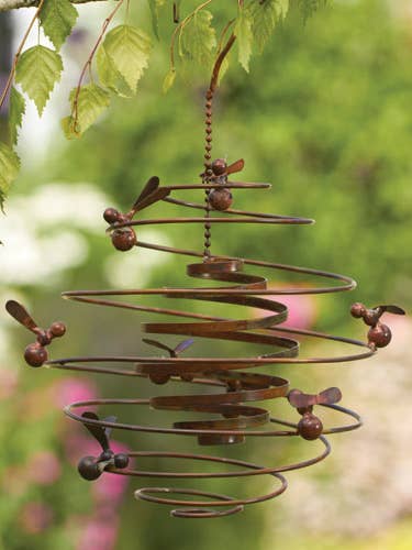 Décoration en spirale en forme d'abeilles flammées (double) pour la vente par Ancient Graffiti