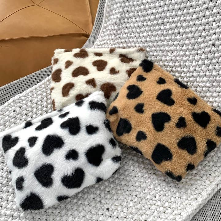 BYREN | ÉLINE L'ATELIER - Wholesale Toiletry Bag - Women's - Heart pattern faux fur pouch CY211-213JH1