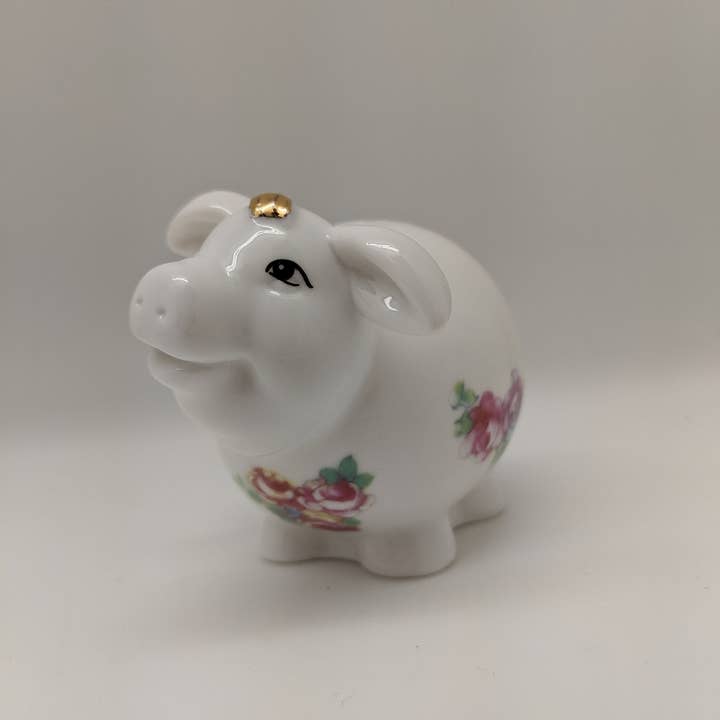 Green Pastures Wholesale - Wholesale Salt & Pepper Shaker Set - Porcelain Piglet Salt and Pepper Shaker Set with Stand